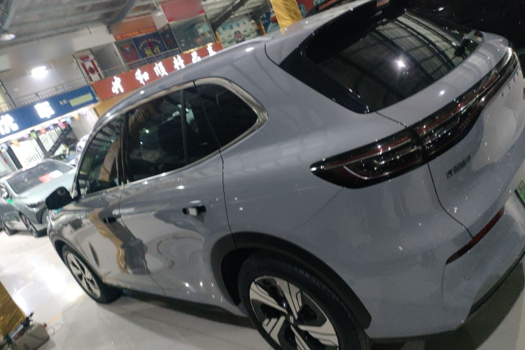 吉利银河 银河E5 2024款 530km 星舰版车身外观4