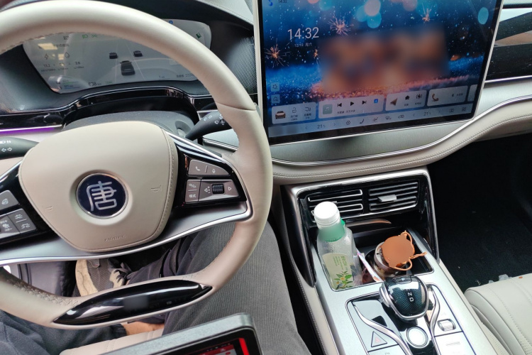 比亚迪 唐新能源 2025款 DM-i 115KM 旗舰型中控内饰12
