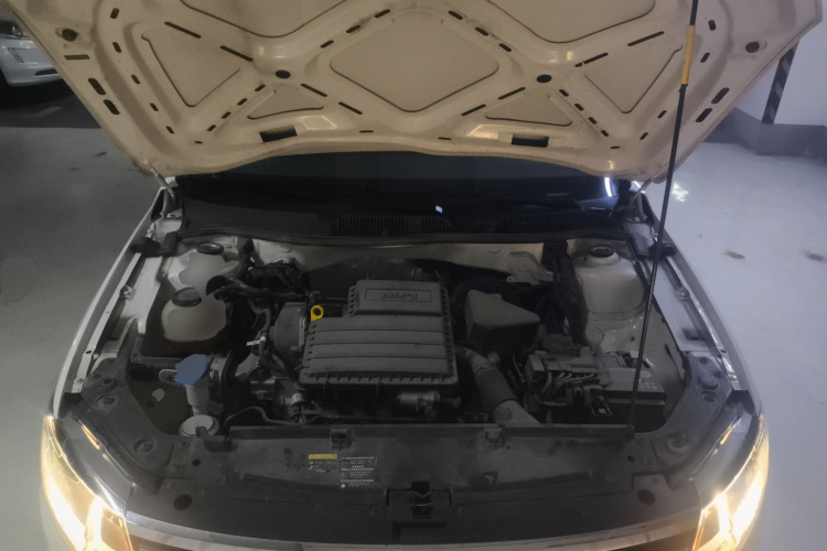 大众 2019款 朗逸启航 1.5L 自动风尚版 国VI机舱底盘24