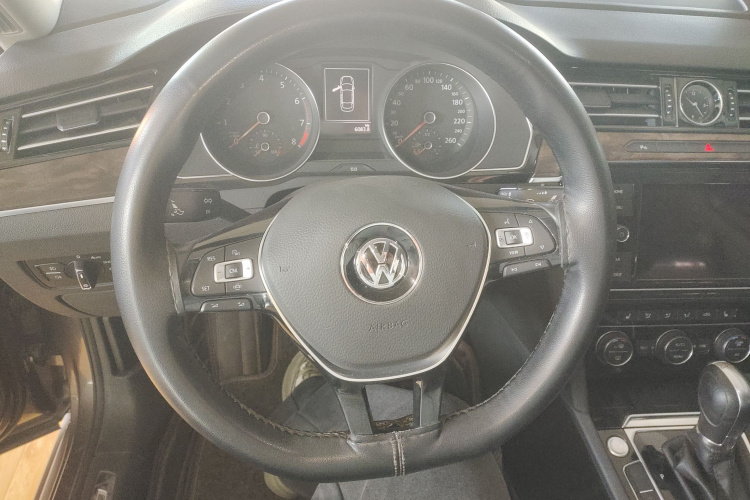 大众 迈腾 2019款 330TSI DSG 豪华型 国V中控内饰13