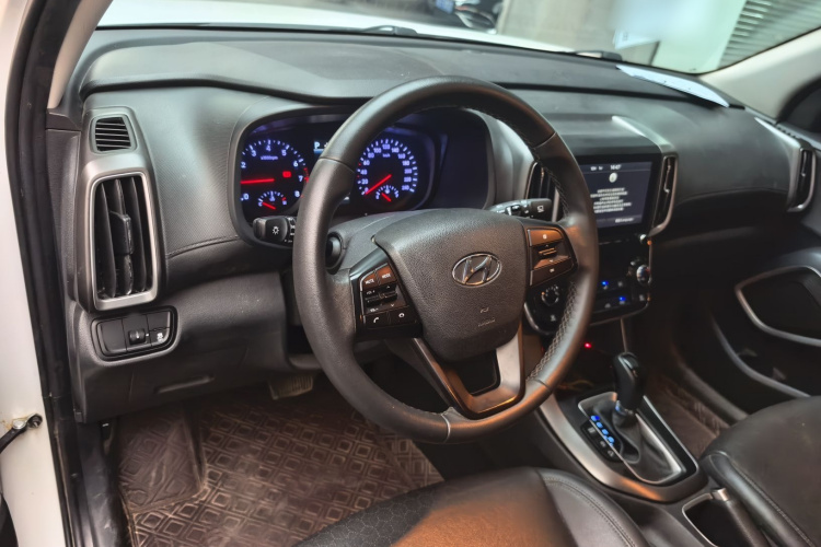 北京现代ix35 2019款 2.0L 自动两驱智勇·畅享版 国V中控内饰7002