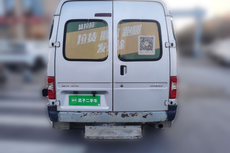 江铃 特顺 2019款 2.8T商运型长轴中顶6座后单胎国VI JX493车身外观6