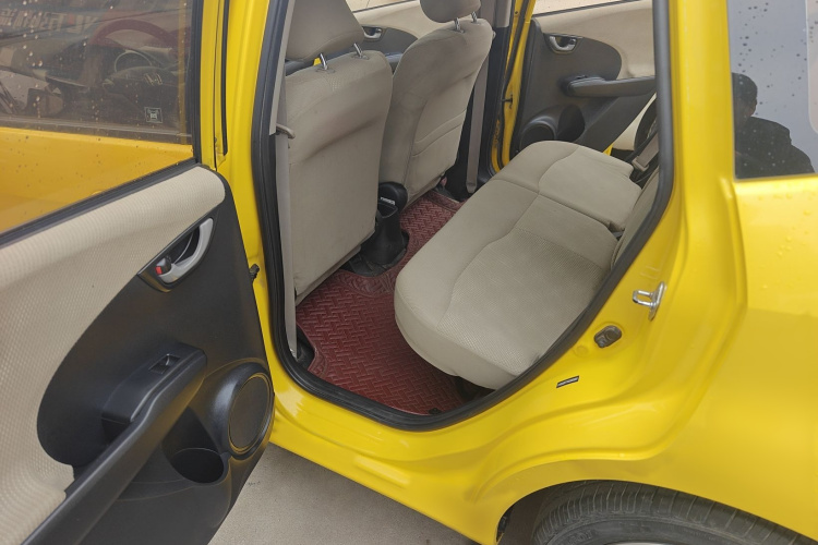 本田 飞度 2011款 1.5L 手动豪华版中控内饰7003