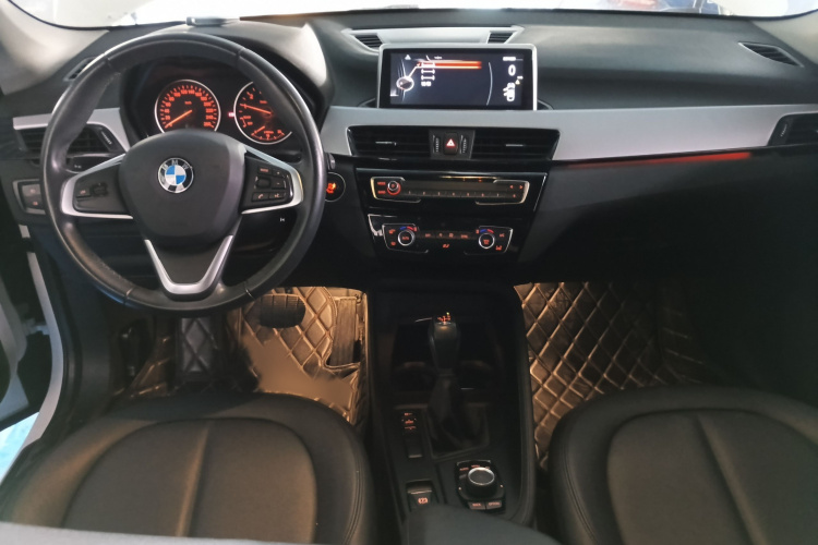 宝马X1 2016款 sDrive18Li 时尚型中控内饰7002