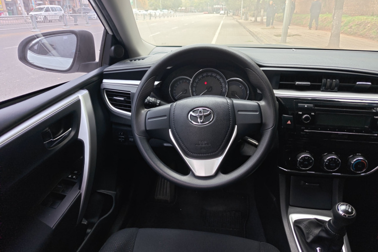 丰田 卡罗拉 2017款 改款 1.6L 手动GL中控内饰13