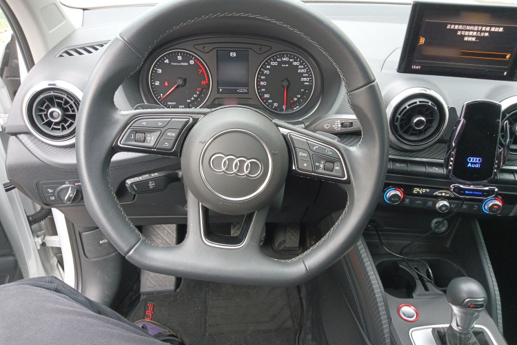 奥迪Q2L 2023款 35TFSI 时尚动感型中控内饰13