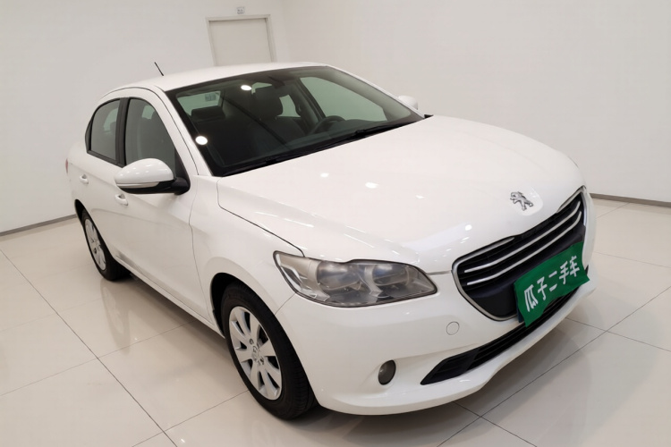 标致301 2014款 1.6L 自动舒适版车身外观3