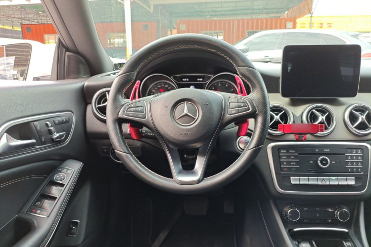 奔驰CLA 2017款 改款 CLA 200 时尚型局部细节13