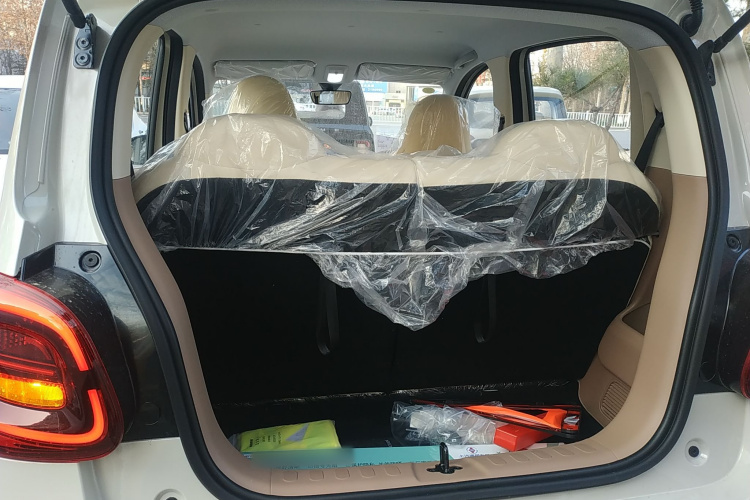 五菱汽车 宏光MINIEV 2025款 四门版 进阶款机舱底盘23