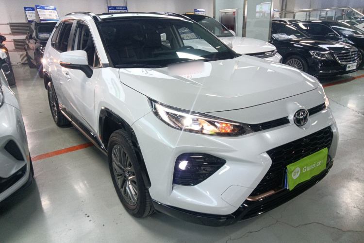 丰田 威兰达 2024款 2.0L CVT两驱豪华PLUS版车身外观3