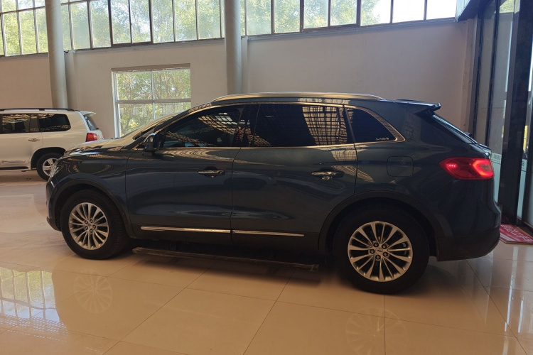 林肯MKX 2017款 2.0T 四驱尊雅版车身外观4