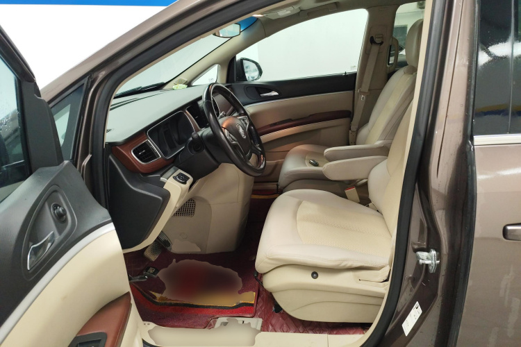 别克GL8 2017款 25S 舒适型 国V中控内饰19