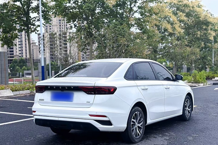 吉利汽车 帝豪 2022款 第4代 1.5L CVT精英型车身外观6005