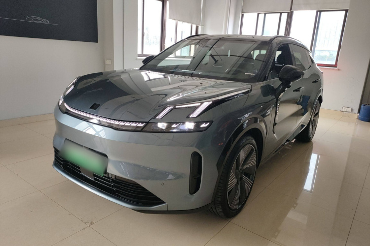 领克08 EM-P 2025款 220km 四驱性能Halo车身外观1