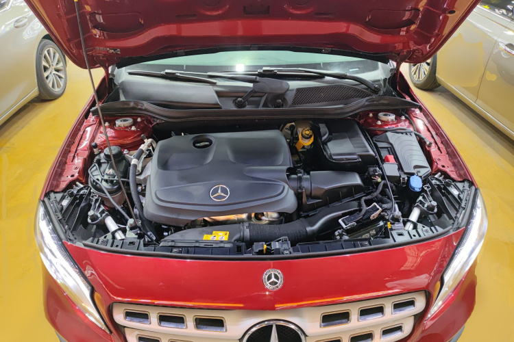 奔驰GLA 2019款 GLA 200 时尚型机舱底盘24