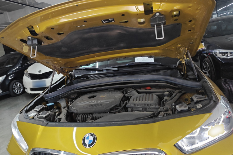 宝马X2 2020款 sDrive20i M越野套装机舱底盘24