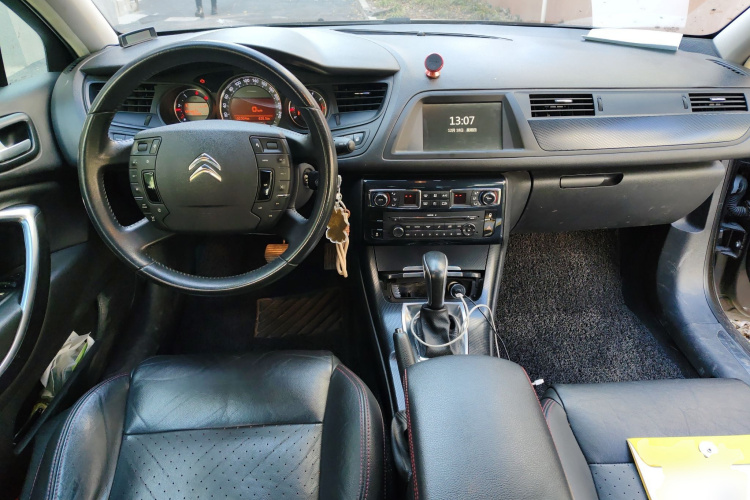 雪铁龙C5 2014款 1.6T 自动尊贵型中控内饰12