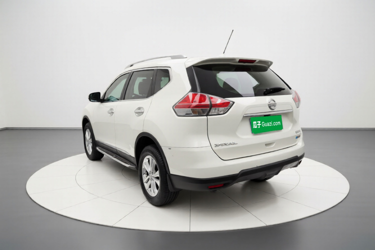 日产 奇骏 2014款 2.0L CVT舒适版 2WD车身外观5