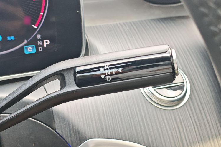 奔驰C级 2022款 改款 C 200 L 运动版中控内饰7006