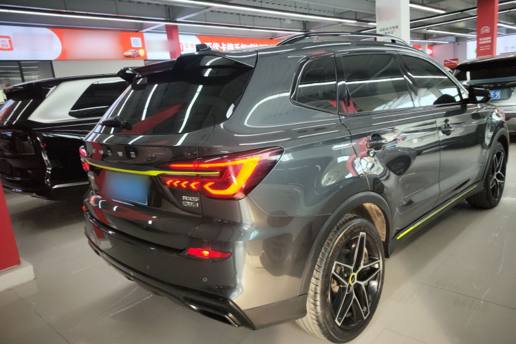 荣威RX5 2023款 PLUS 330TGI 自动领潮智臻版车身外观7