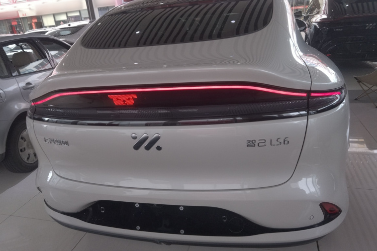 智己汽车 智己LS6 2025款 长续航灵蜥智享版车身外观6
