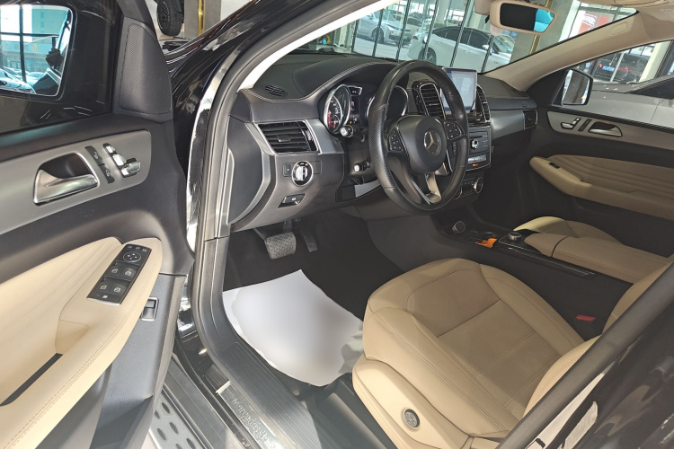 奔驰GLE轿跑 2015款 GLE 320 4MATIC 轿跑SUV中控内饰20