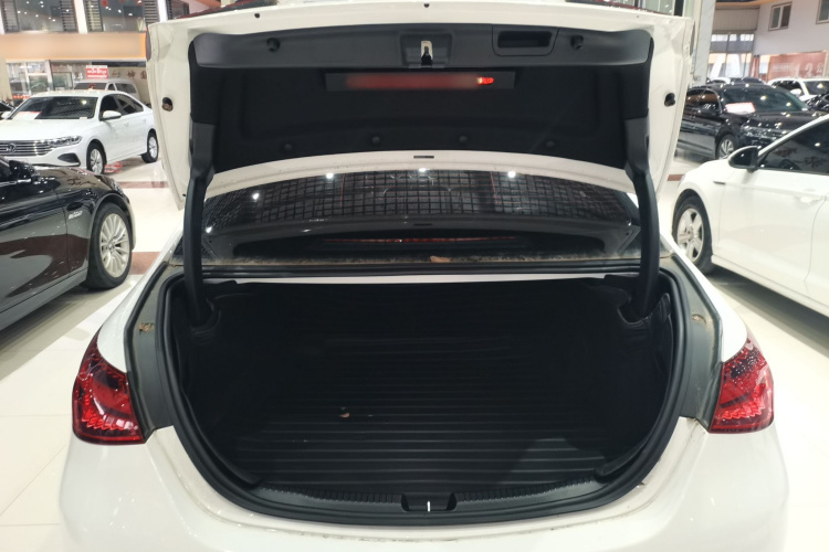 奔驰C级 2023款 C 260 L 运动版机舱底盘23