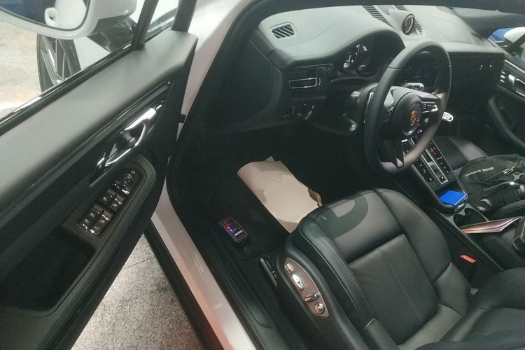 保时捷 2025款 Macan 2.0T 逐梦版中控内饰20