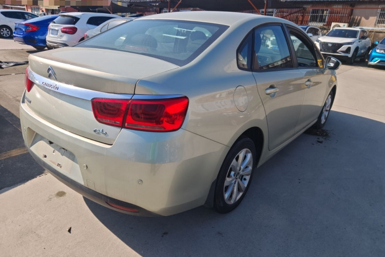 雪铁龙 C4世嘉 2016款 1.6L 自动舒适型车身外观6004