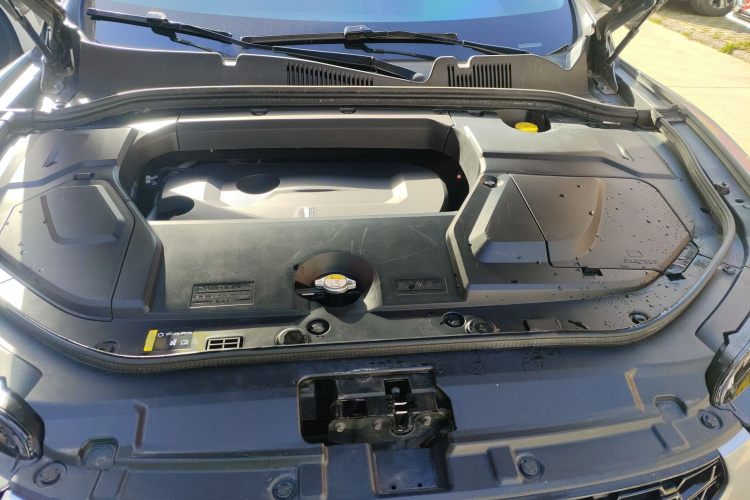 魏牌 VV5 2017款 2.0T 旗舰型机舱底盘24