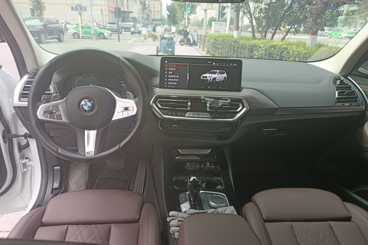宝马X3 2023款 xDrive30i 领先型 M曜夜套装中控内饰7002