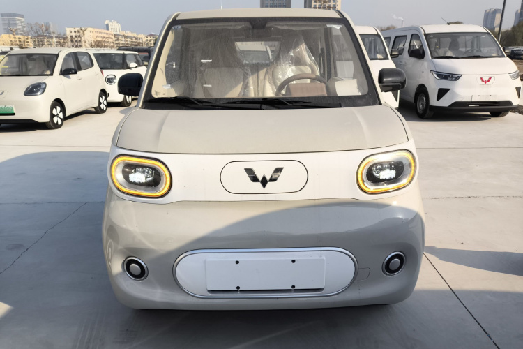 五菱汽车 宏光MINIEV 2024款 第三代 215km 青春版车身外观2