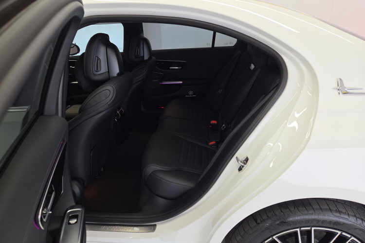 奔驰C级 2025款 C 200 L 运动版中控内饰21