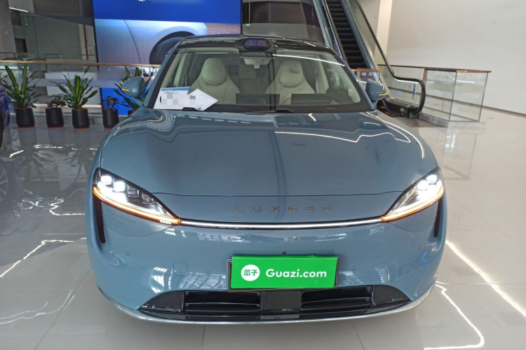 鸿蒙智行 智界R7 2024款 纯电 736km UItra车身外观2