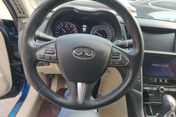 英菲尼迪Q50L 2015款 2.0T 舒适版局部细节13