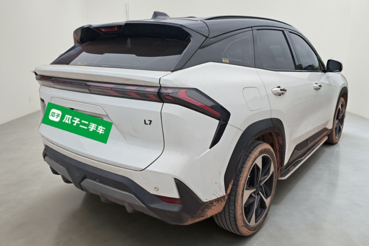 吉利银河 银河L7 2023款 1.5T 115km 星舰车身外观7