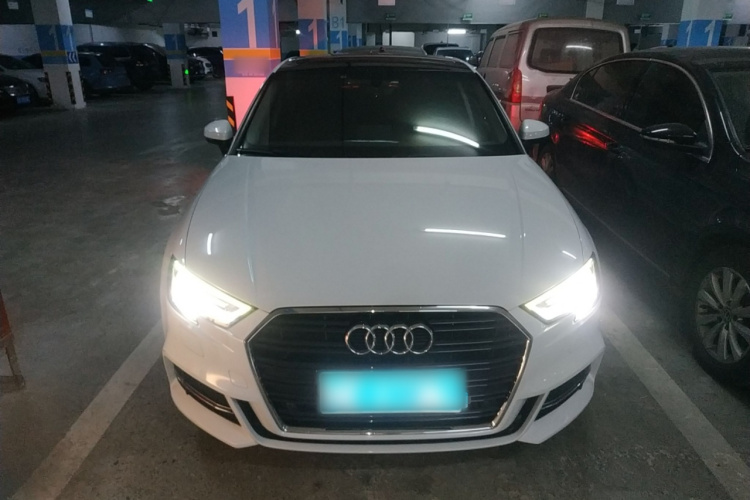 奥迪A3 2018款 30周年年型 Limousine 35 TFSI 时尚型车身外观2