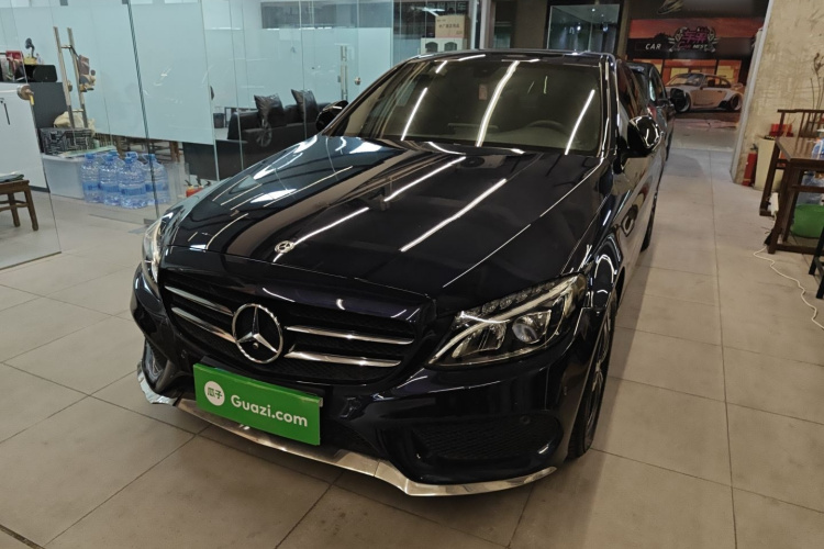 奔驰C级 2017款 改款 C 200 运动版车身外观1