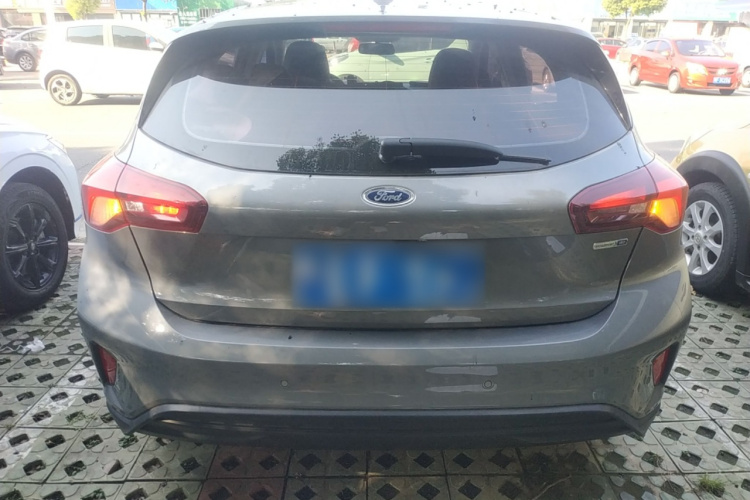 福特 福克斯 2022款 两厢 EcoBoost 180 自动竞速版车身外观6004