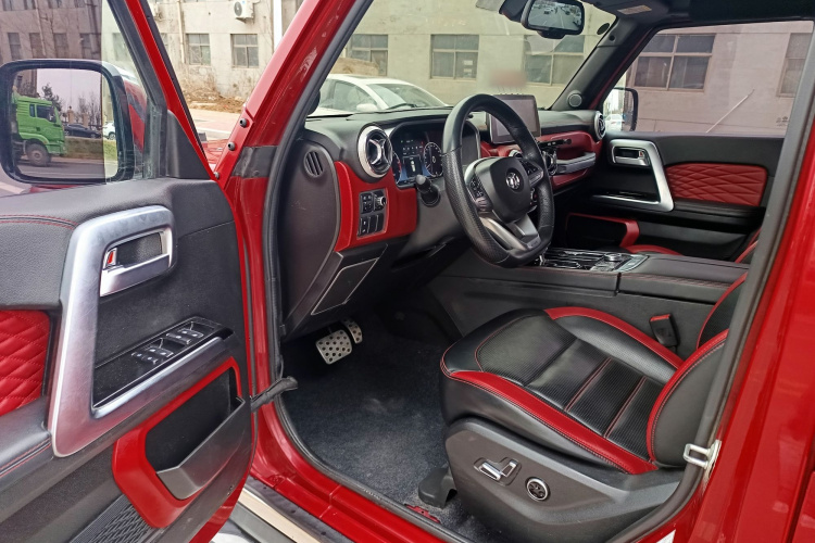 北京越野 北京BJ40 2018款 PLUS 2.3T 自动四驱旗舰版 国V局部细节19