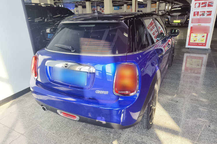 MINI 2019款 1.5T COOPER 艺术家 五门版车身外观6005