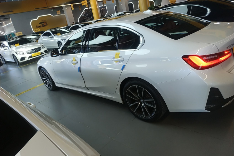 宝马3系 2024款 320Li M运动套装车身外观4