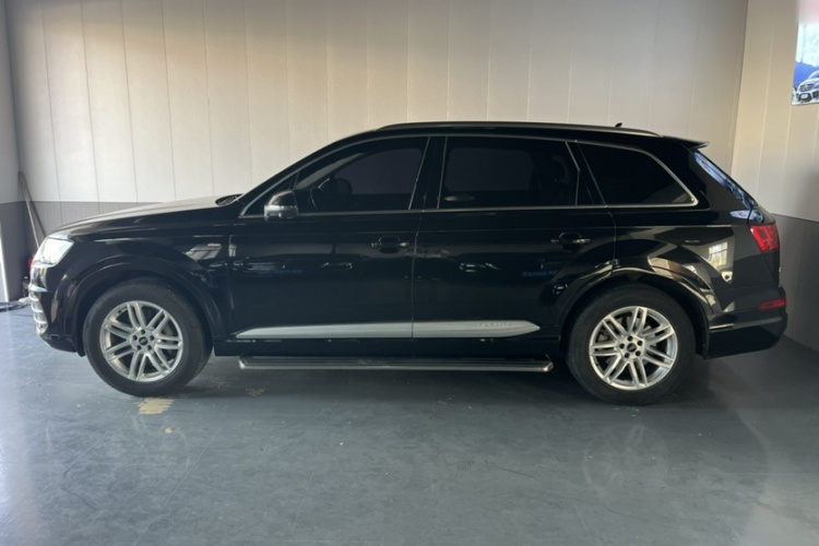 奥迪Q7 2018款 40 TFSI 舒适型车身外观6002