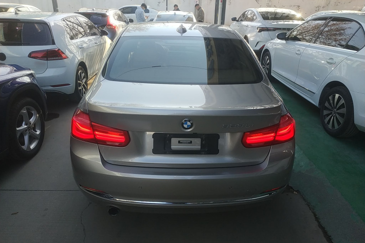 宝马3系 2016款 320Li 进取型车身外观6004