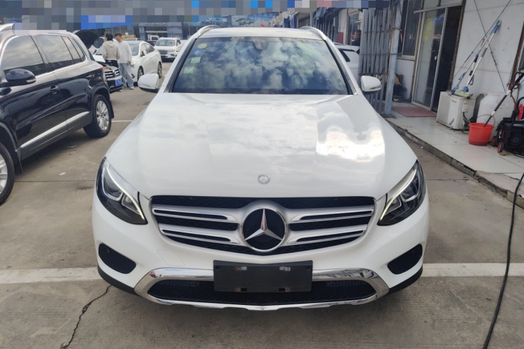 奔驰GLC 2016款 GLC 260 4MATIC 动感型车身外观2