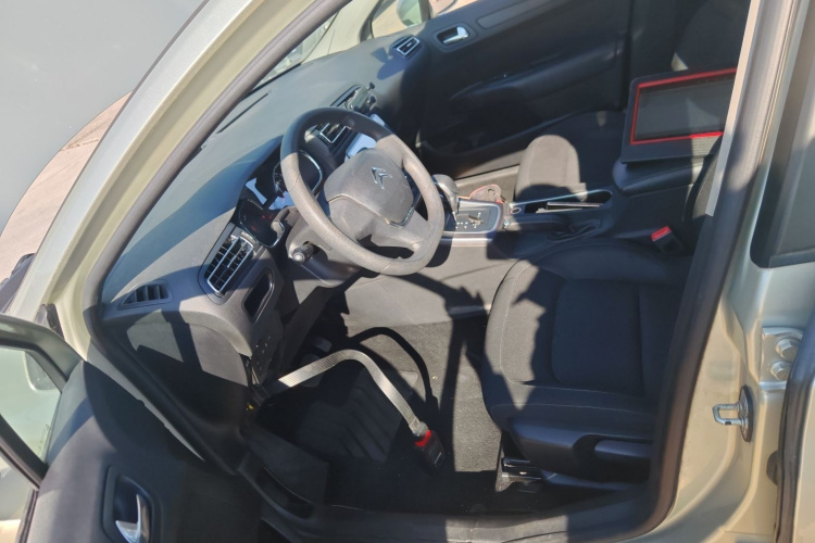 雪铁龙 C4世嘉 2016款 1.6L 自动舒适型局部细节19