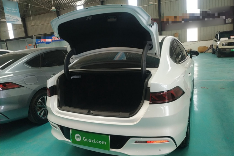 比亚迪 秦PLUS 2024款 荣耀版 EV 420KM领先型机舱底盘23