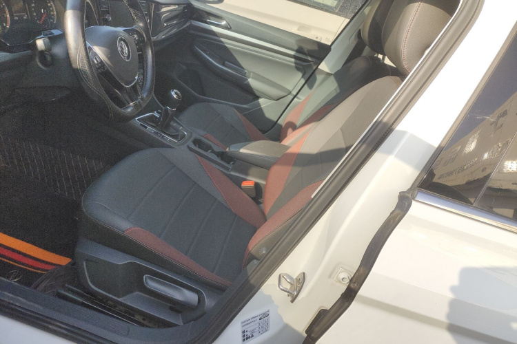 大众 宝来 2020款 1.5L 手动舒适型中控内饰19