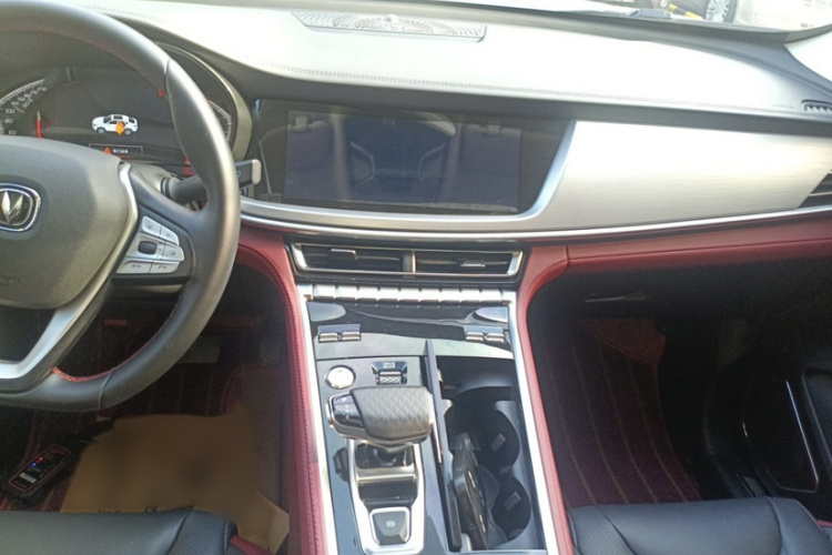 长安CS85 COUPE 2023款 1.5T DCT尊贵型中控内饰7003