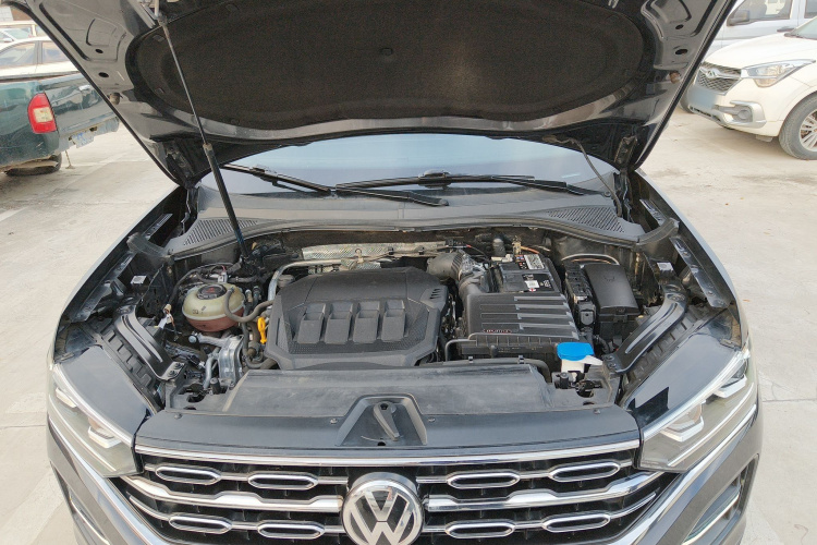 大众 探岳 2021款 330TSI 两驱豪华智联版机舱底盘24